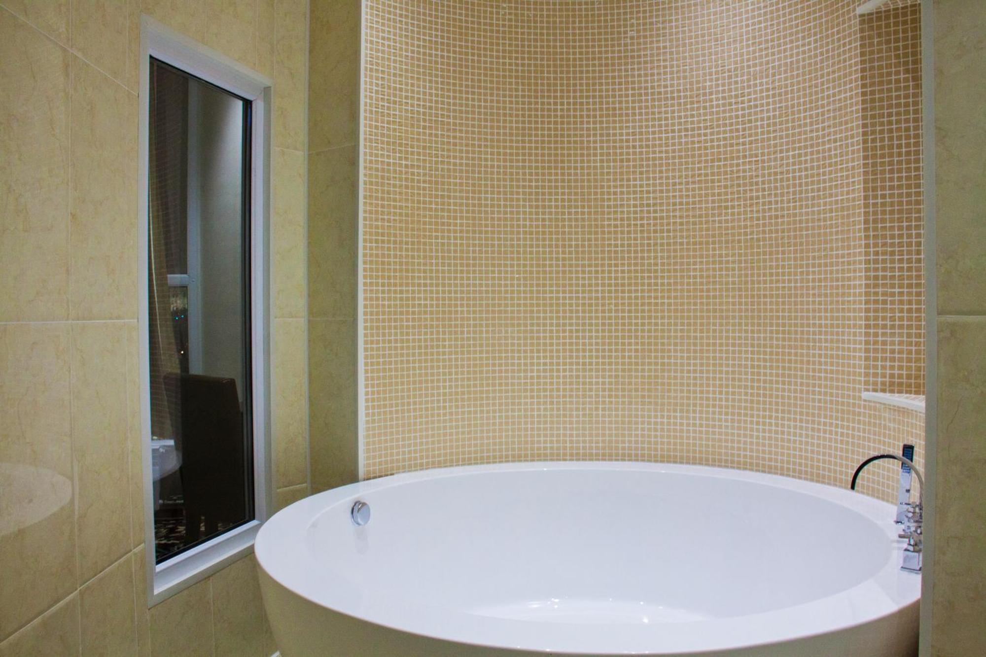 Sky Luxe Hotel Akmola Esterno foto