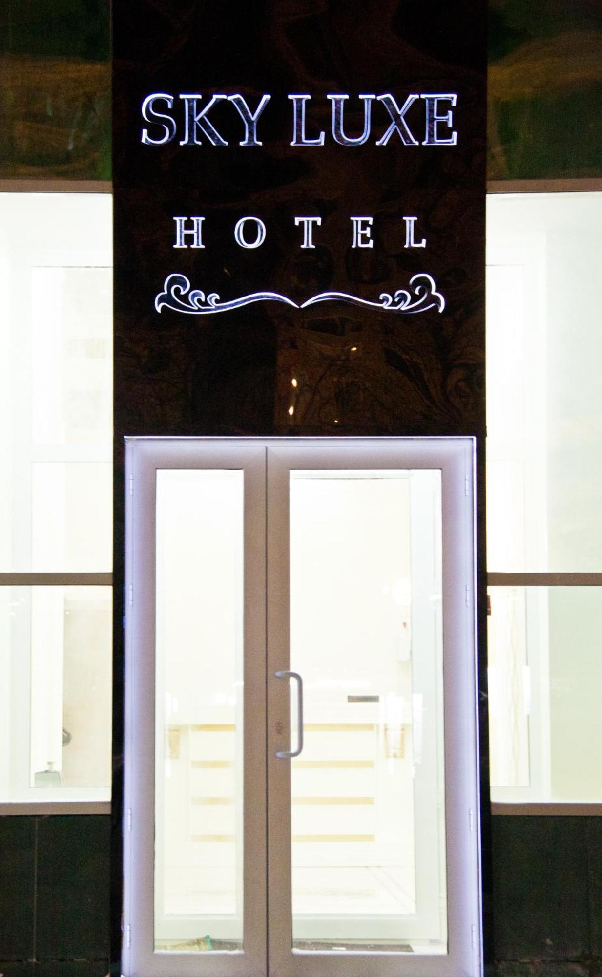 Sky Luxe Hotel Akmola Esterno foto