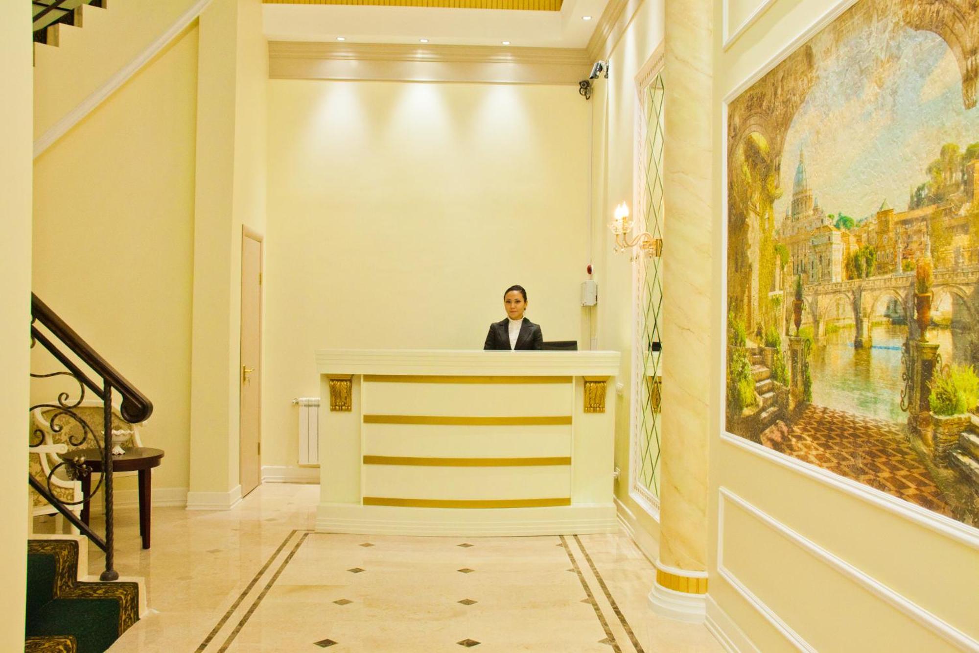 Sky Luxe Hotel Akmola Esterno foto